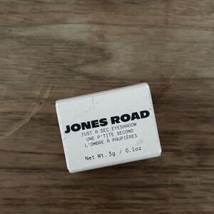 Jones Road Just A Sec Eyeshadow in Golden Peach